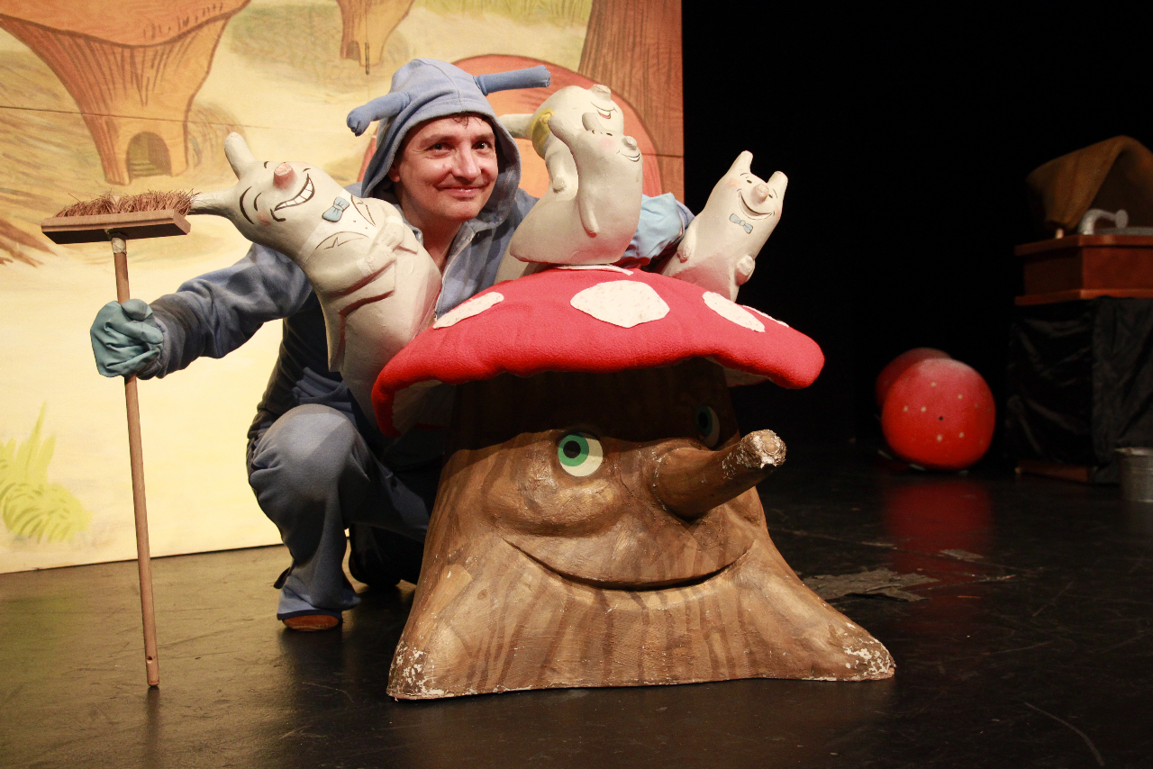 Snigel Blå - Boulevardteatern